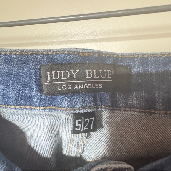 Judy Blue Skinny Fit Capri Medium Washed Denim Women Size 27 - Picture 6 of 9